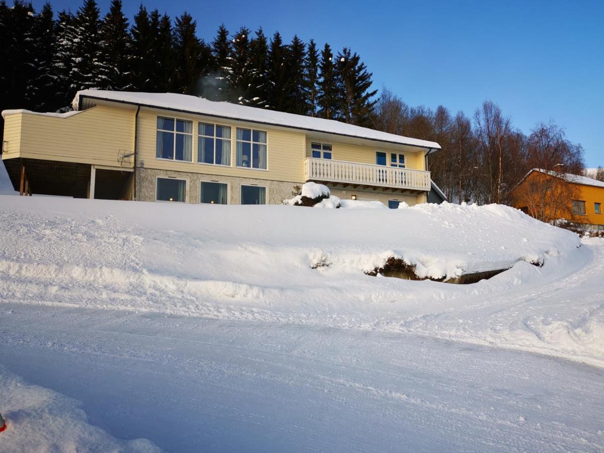 Lyngen, Mackay Appartment, Lyngen Lyngseidet 외부 사진