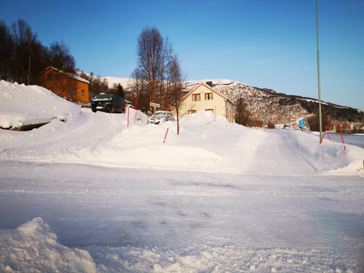 Lyngen, Mackay Appartment, Lyngen Lyngseidet 외부 사진
