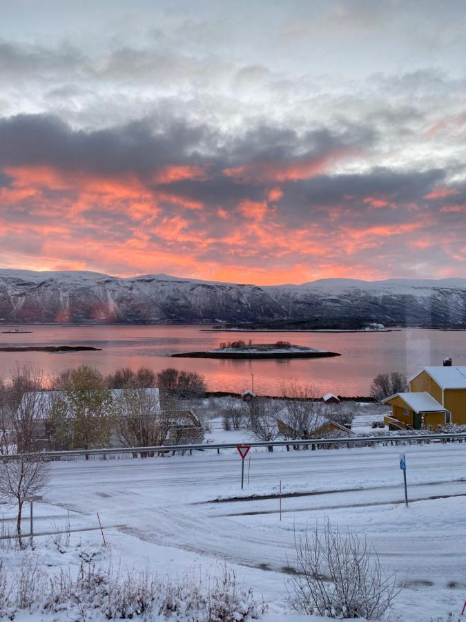 Lyngen, Mackay Appartment, Lyngen Lyngseidet 외부 사진