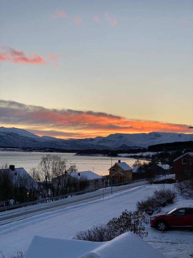 Lyngen, Mackay Appartment, Lyngen Lyngseidet 외부 사진