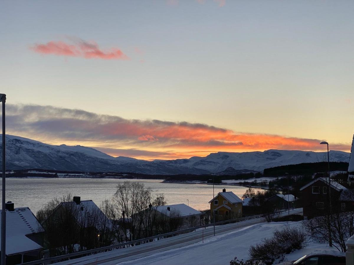 Lyngen, Mackay Appartment, Lyngen Lyngseidet 외부 사진