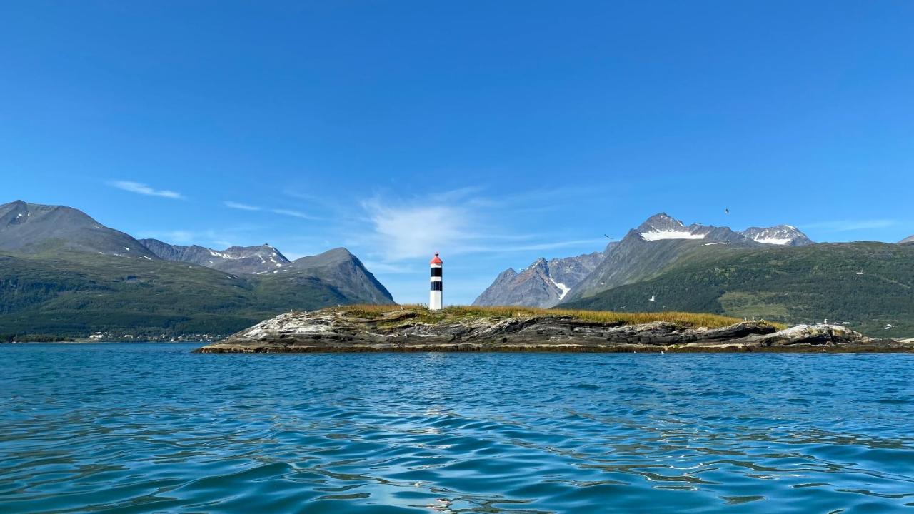 Lyngen, Mackay Appartment, Lyngen Lyngseidet 외부 사진